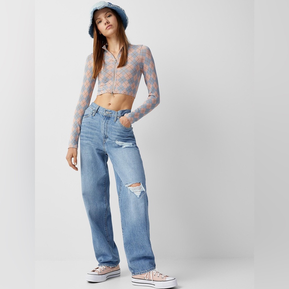 NWT LEVIS 94 BAGGY RIPPED JEANS